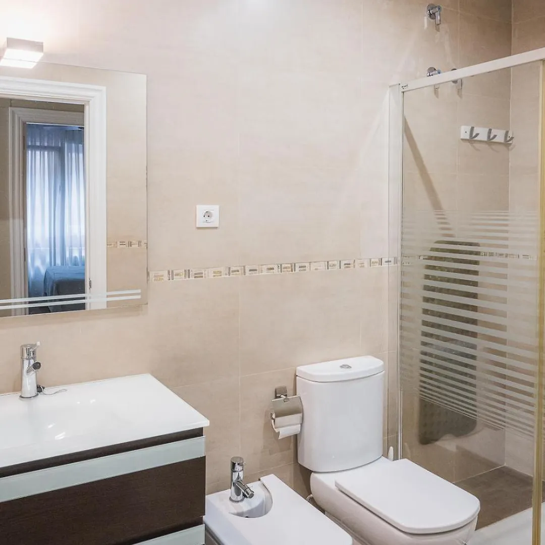 Piso nuevo y espacioso en el centro de Mundaka Apartamento
